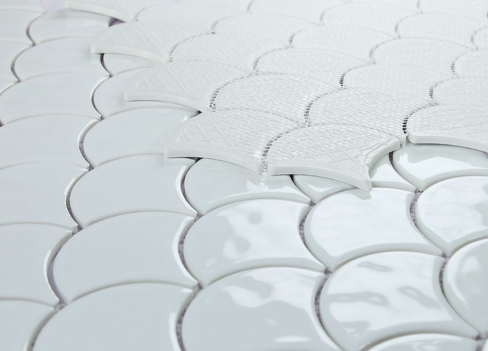Snowglass Scale Ripple Polished Mosaic Tile