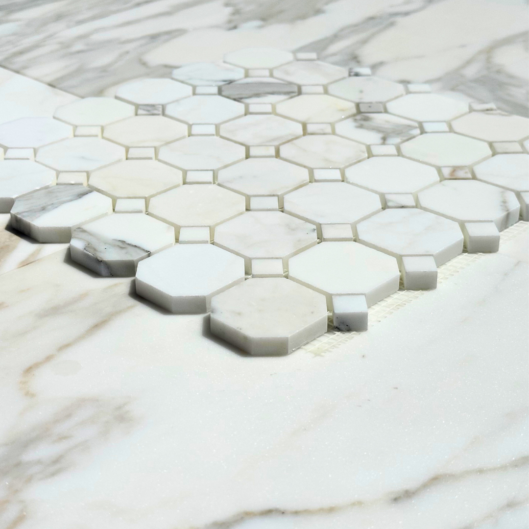 Calacatta Gold Marble Octagon with Calacatta Mosaic