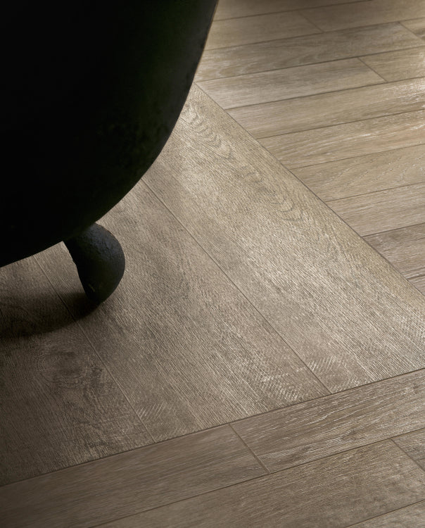 Selection Oak Amber Tile Grip R11 6 x 36