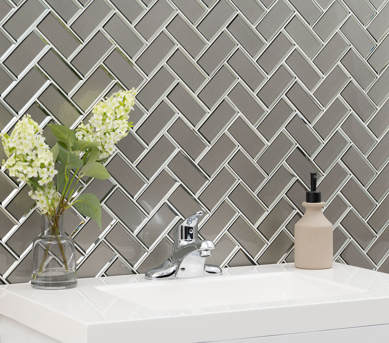 CHAMPAGNE BEVEL HERRINGBONE 8MM GLOSSY  - 2x4