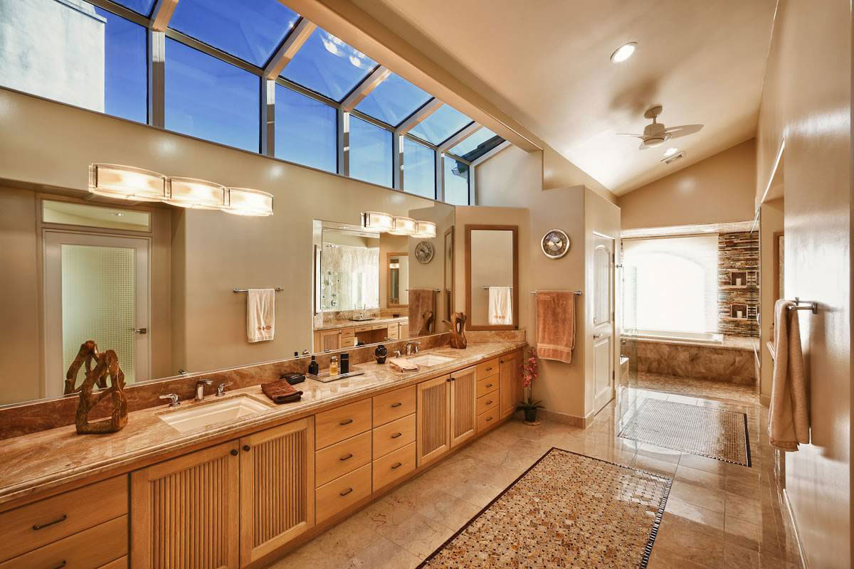 Crema Marfil beige marble tile bathroom installation