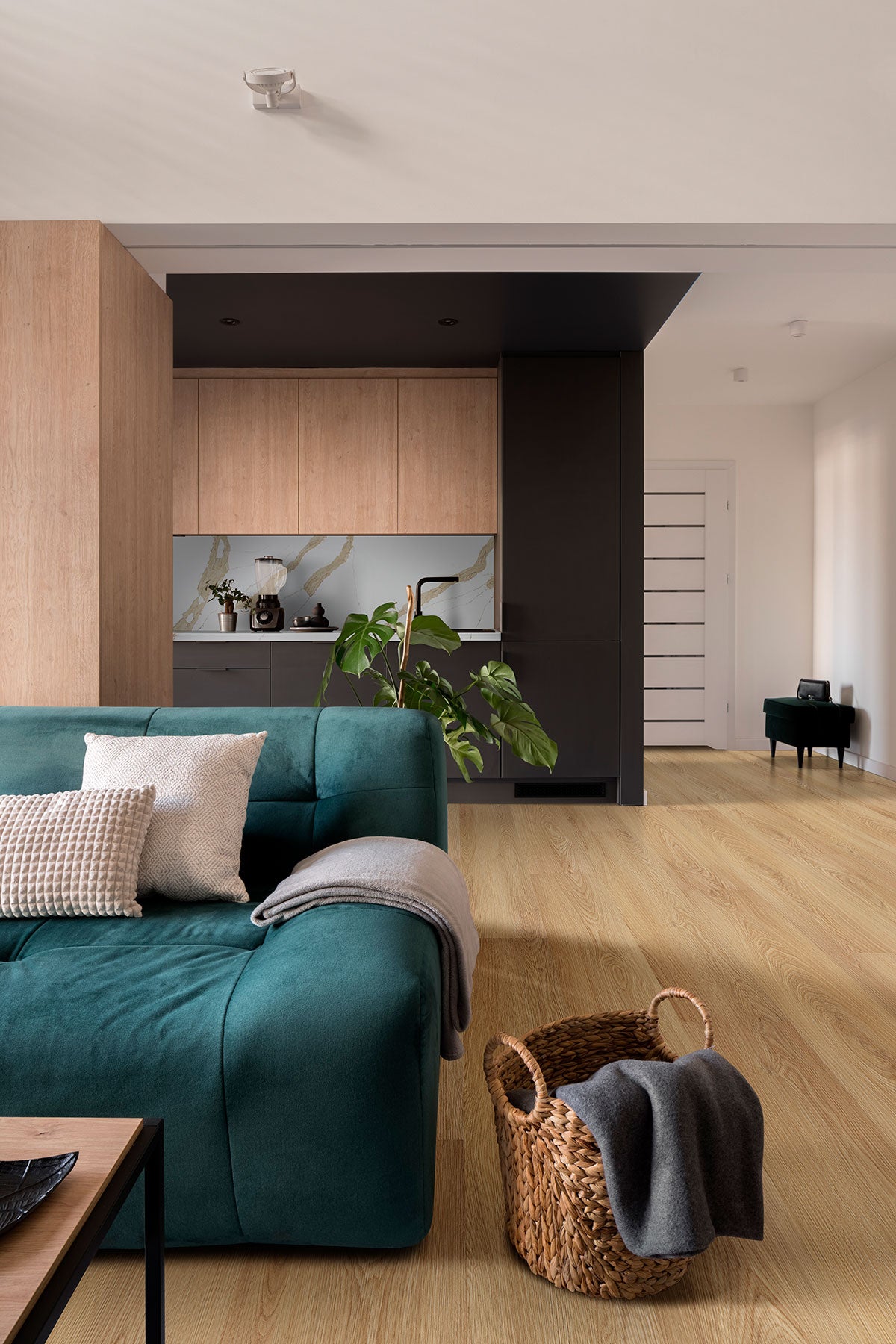 KALLUM LARKIN 8.98X48.03