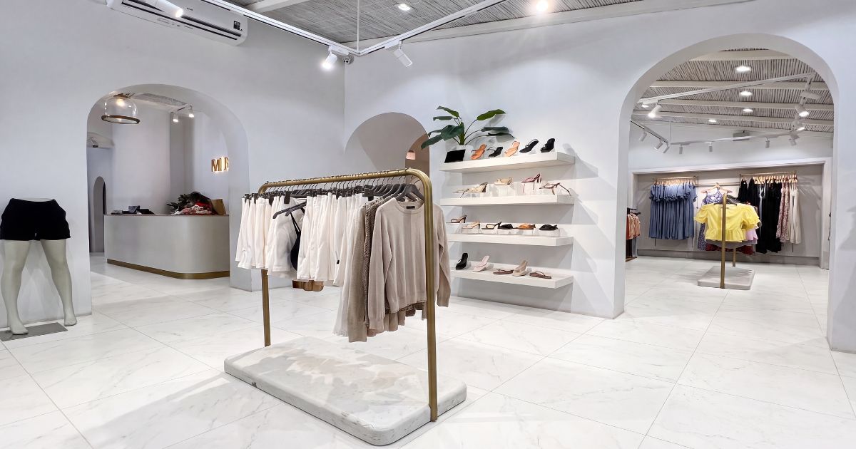 Restaurant and retail tile idea: Pure Carrara Nat 48 x 48 - marble-look porcelain designs for restaurant floors in a commercial space