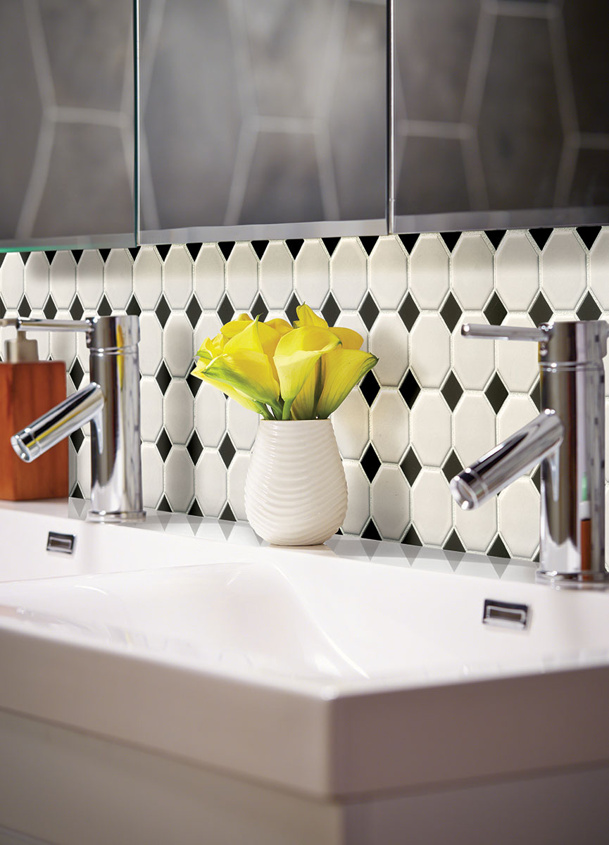 WHITE AND BLACK MATTE OCTAGON MOSAIC